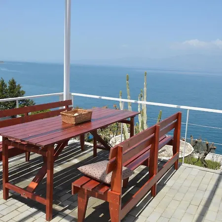 Epipleon Suites Agioi Apostoloi  Exterior photo